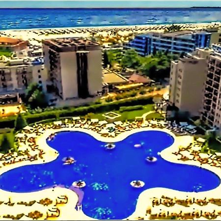 Arendo Sea Apartment In Barcelo Pantai Sunny Bagian luar foto