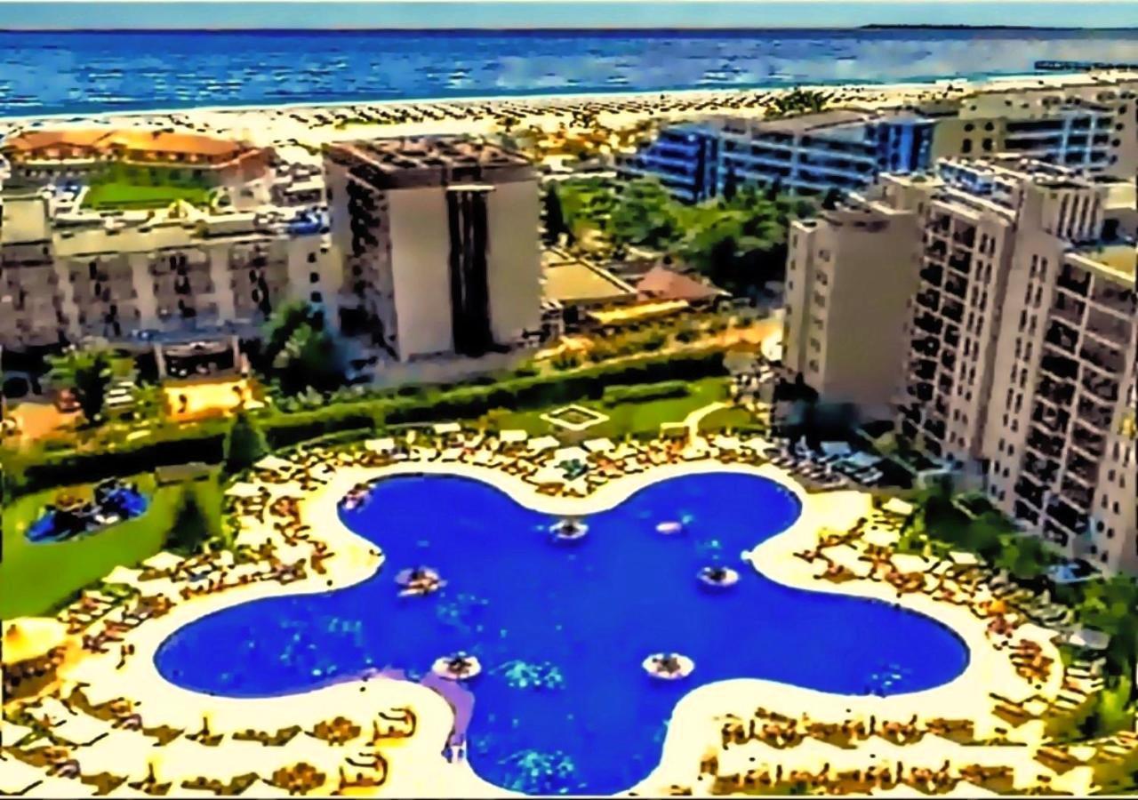 Arendo Sea Apartment In Barcelo Pantai Sunny Bagian luar foto